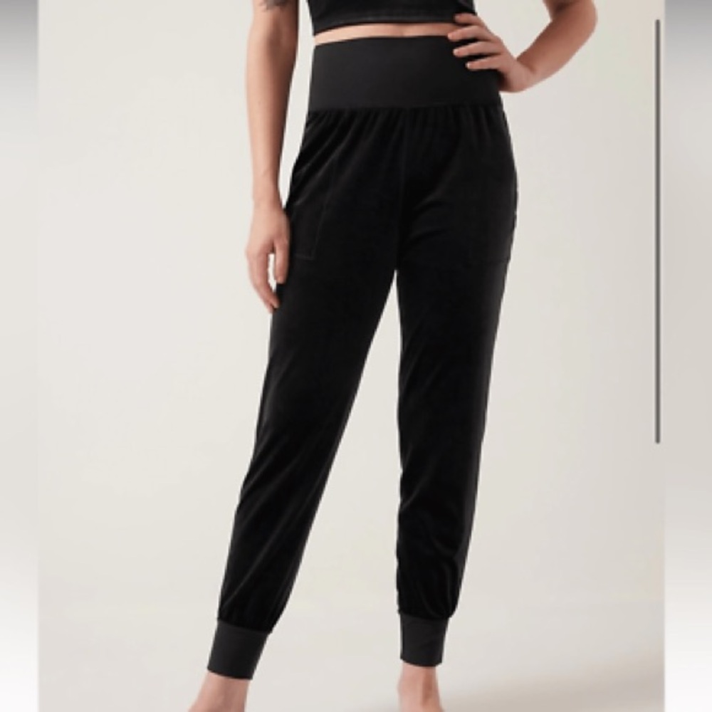Athleta Salutation Velvet Jogger Black